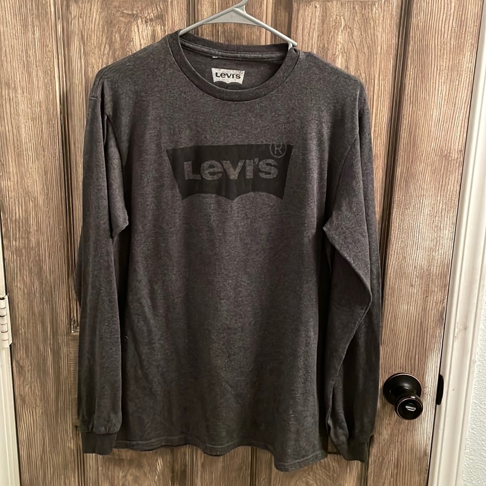 Levi’s long sleeve shirt